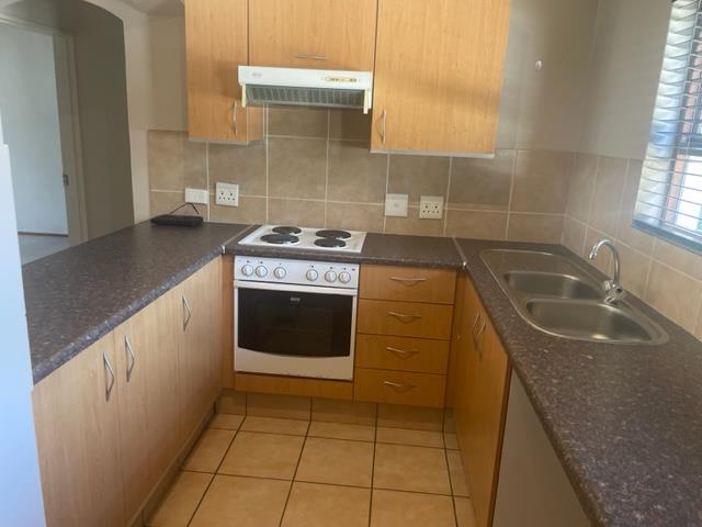 To Let 1 Bedroom Property for Rent in Waverley Gauteng