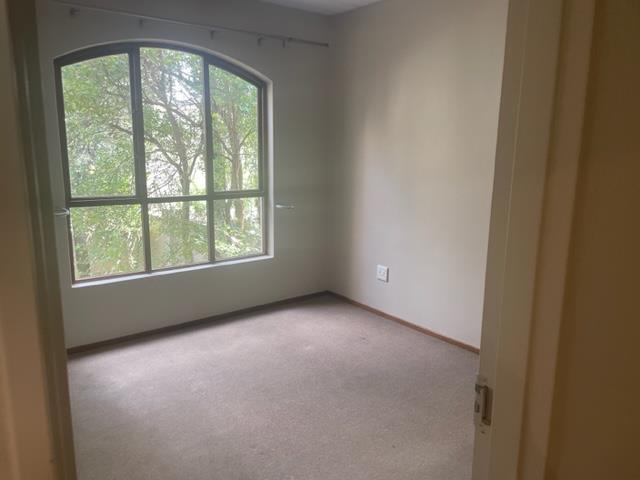 To Let 1 Bedroom Property for Rent in Waverley Gauteng