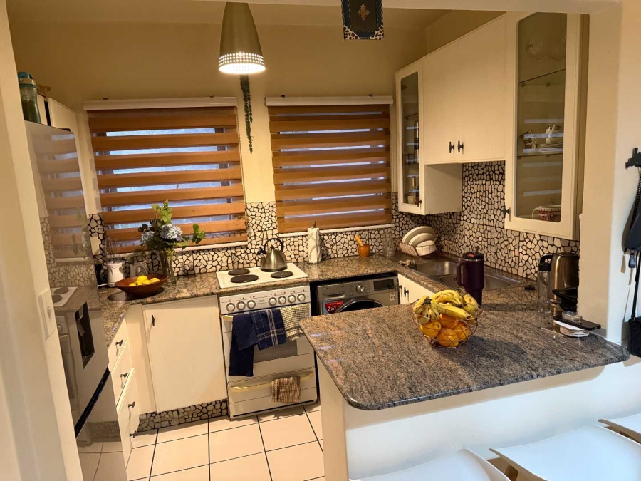 To Let 1 Bedroom Property for Rent in Oaklands Gauteng