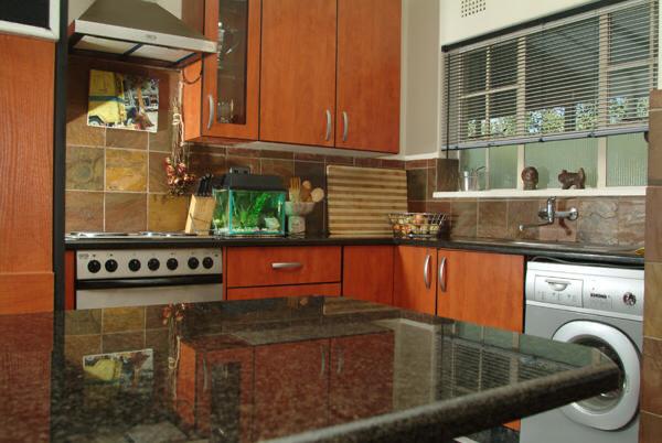 To Let 2 Bedroom Property for Rent in Sandown Gauteng