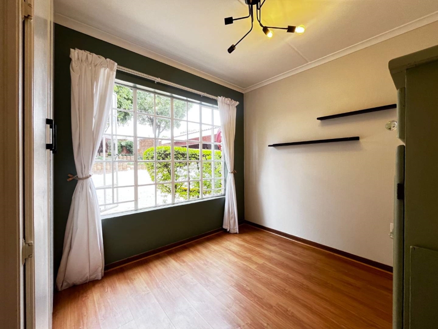 To Let 2 Bedroom Property for Rent in Radiokop Gauteng