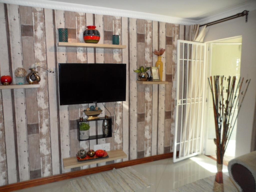 To Let 2 Bedroom Property for Rent in Morningside Gauteng