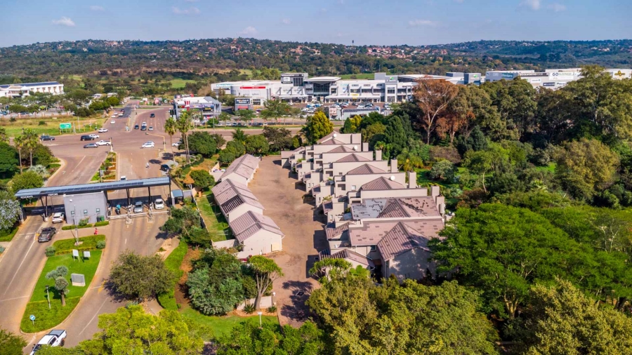 3 Bedroom Property for Sale in Woodhill Estate Gauteng