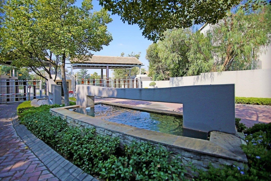 To Let 2 Bedroom Property for Rent in Lonehill Gauteng