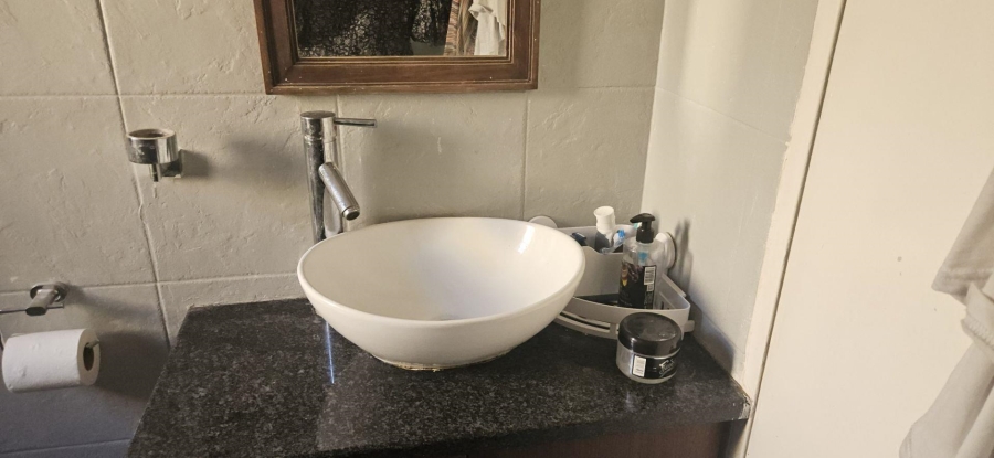 To Let 2 Bedroom Property for Rent in Faerie Glen Gauteng