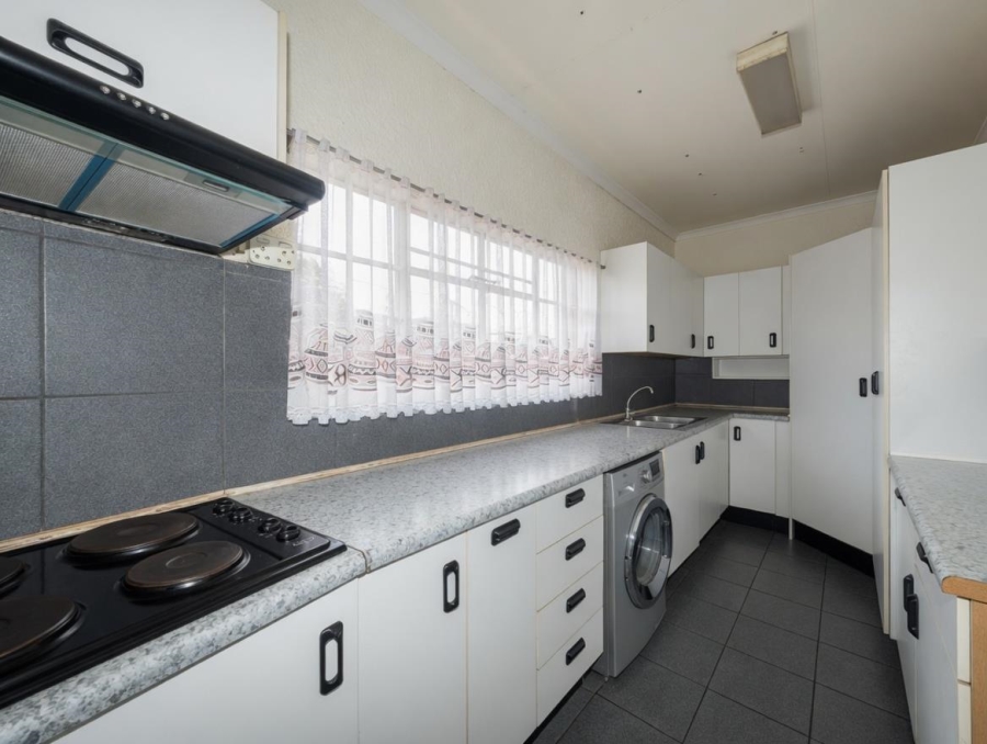 7 Bedroom Property for Sale in Birch Acres Gauteng