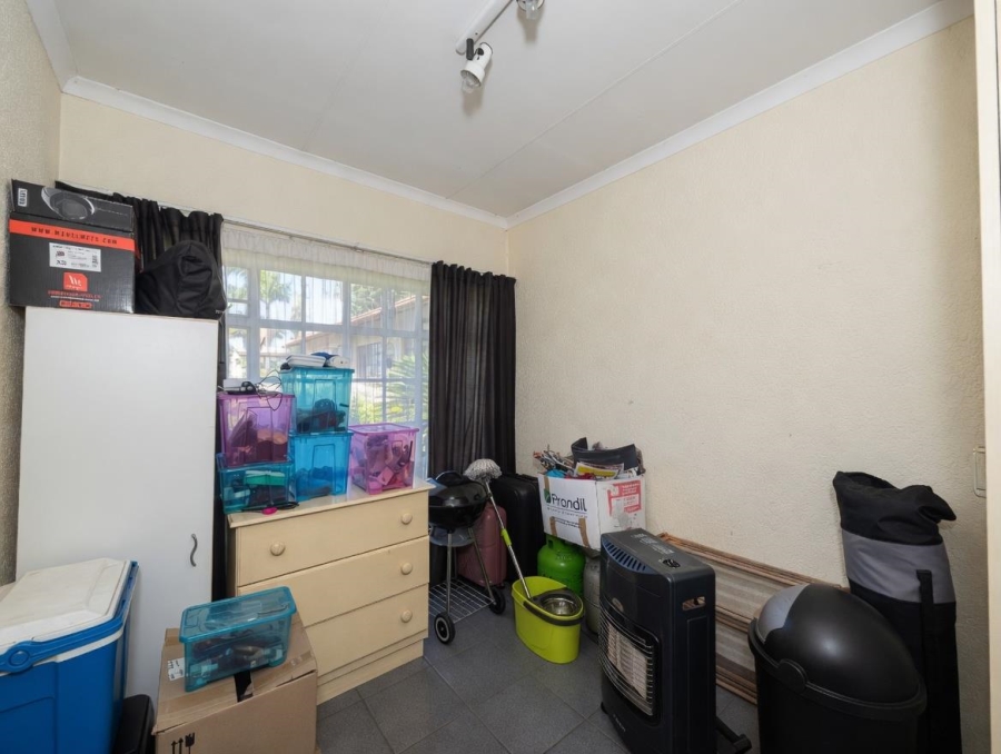 7 Bedroom Property for Sale in Birch Acres Gauteng
