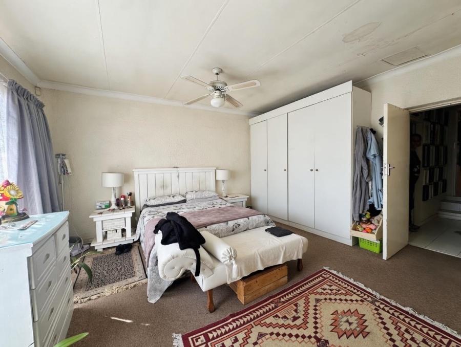 7 Bedroom Property for Sale in Birch Acres Gauteng