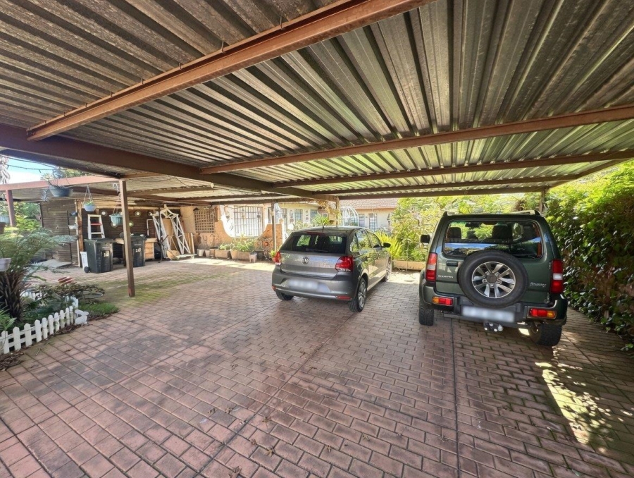 7 Bedroom Property for Sale in Birch Acres Gauteng
