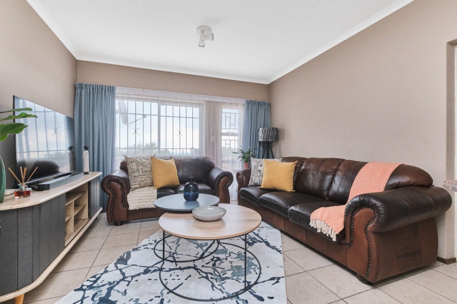 2 Bedroom Property for Sale in Little Falls Gauteng