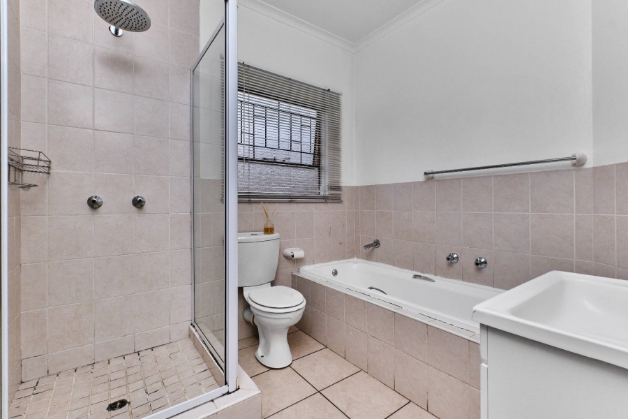 2 Bedroom Property for Sale in Little Falls Gauteng