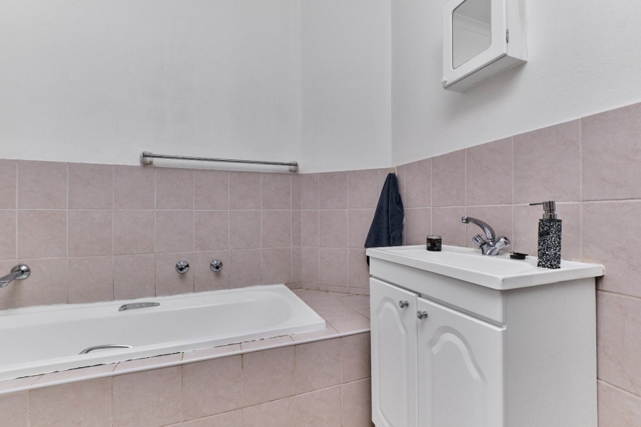 2 Bedroom Property for Sale in Little Falls Gauteng
