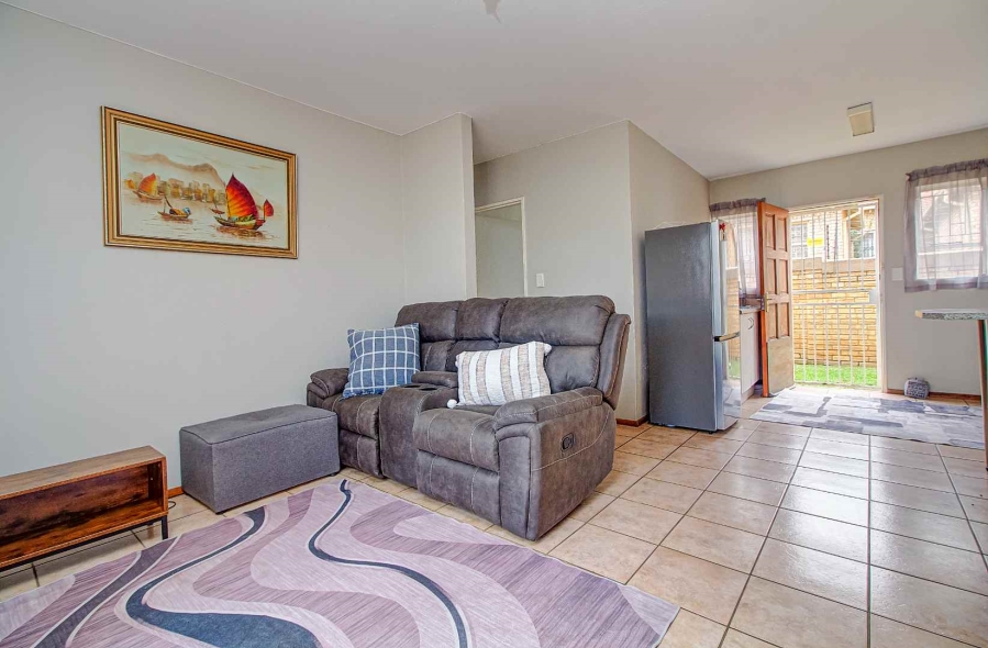 2 Bedroom Property for Sale in Honeydew Manor Gauteng