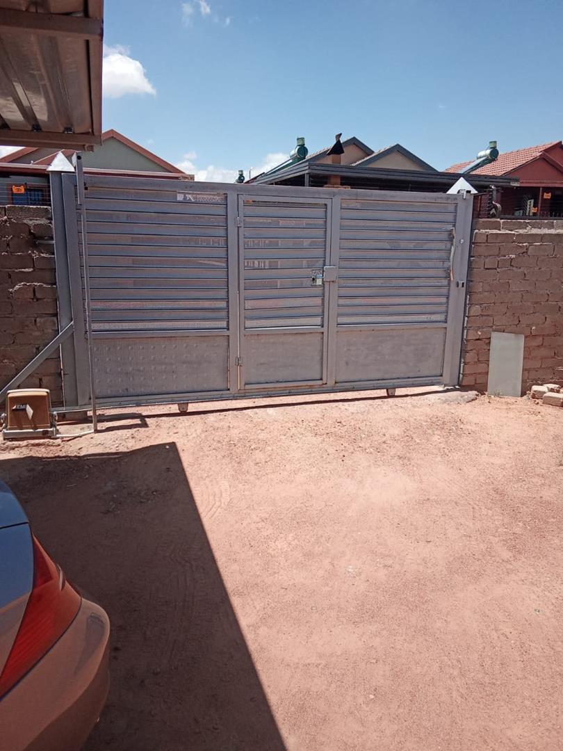 3 Bedroom Property for Sale in Soshanguve VV Gauteng