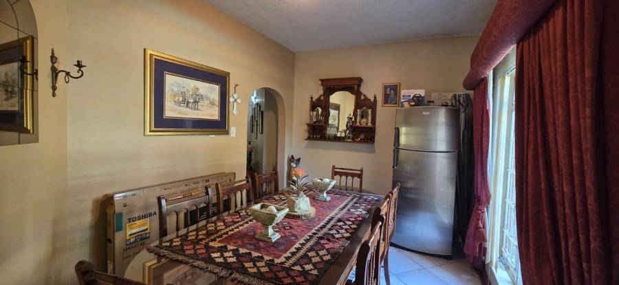 6 Bedroom Property for Sale in Akasia Gauteng