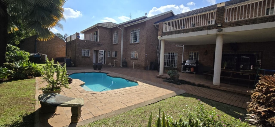 6 Bedroom Property for Sale in Akasia Gauteng