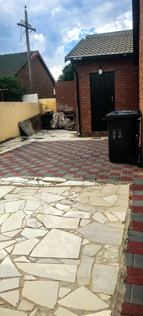 2 Bedroom Property for Sale in Soshanguve WW Gauteng