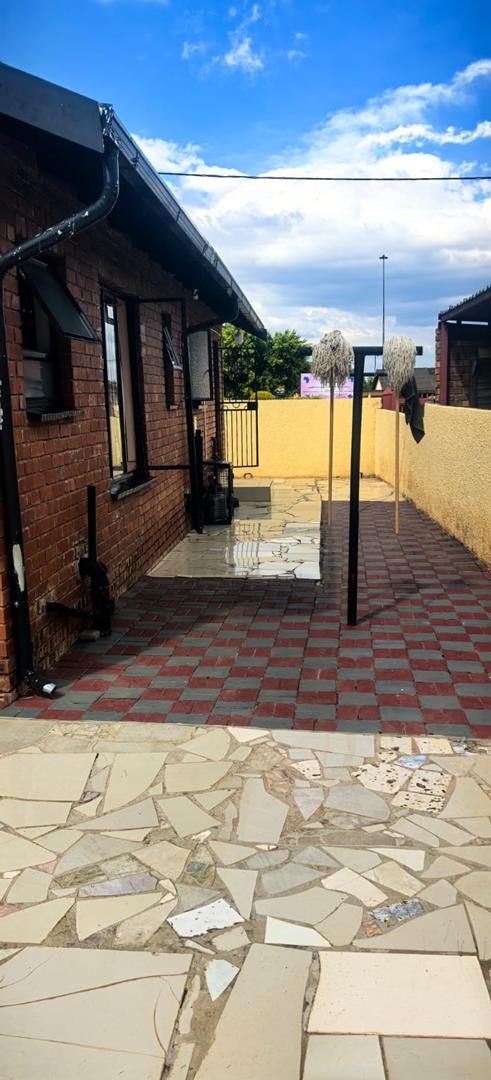2 Bedroom Property for Sale in Soshanguve WW Gauteng