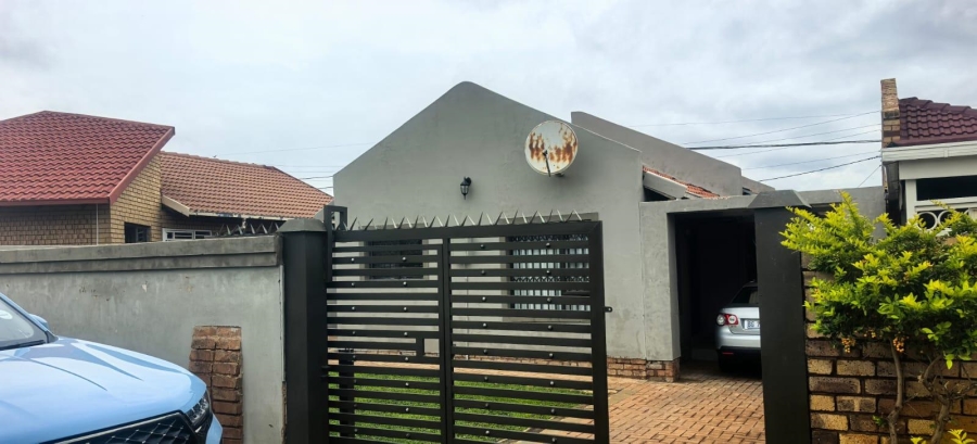 3 Bedroom Property for Sale in Soshanguve UU Gauteng