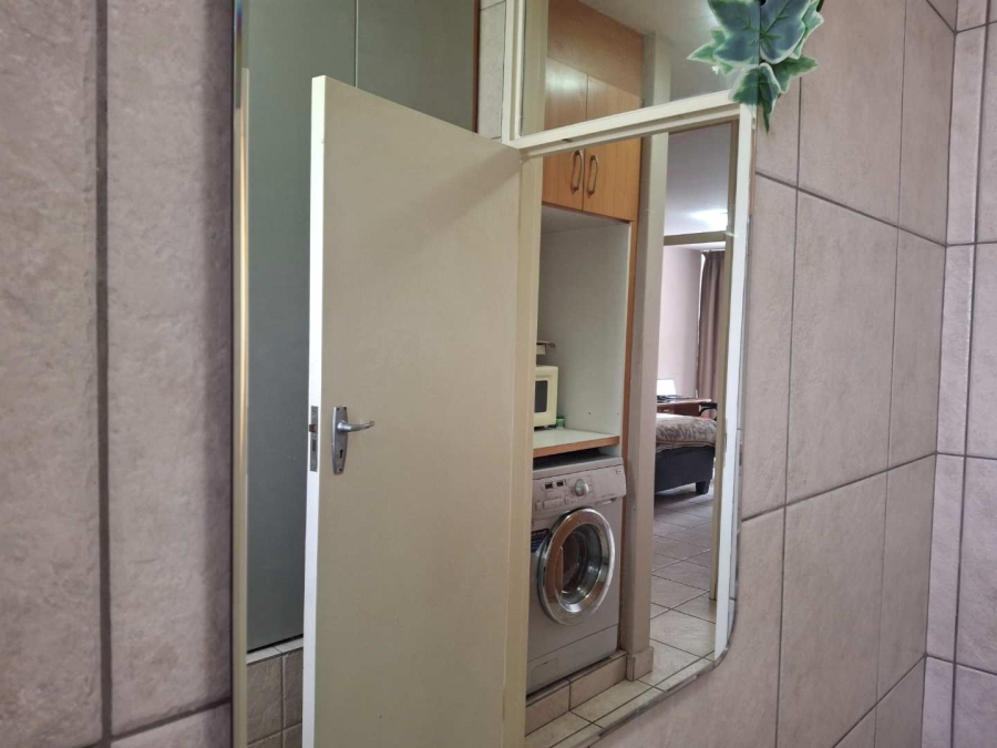 2 Bedroom Property for Sale in Sandton Central Gauteng