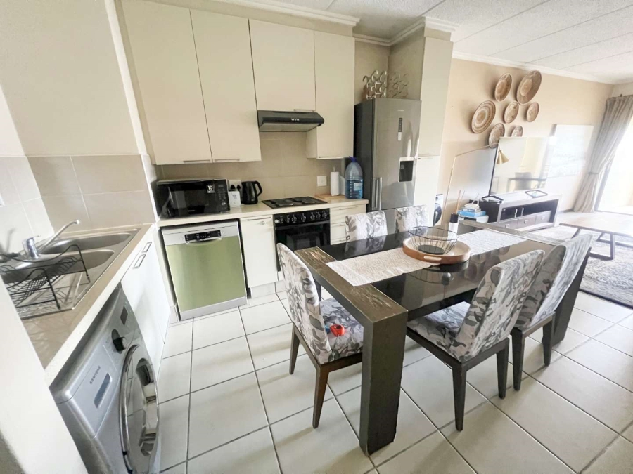 To Let 2 Bedroom Property for Rent in Bryanston Gauteng