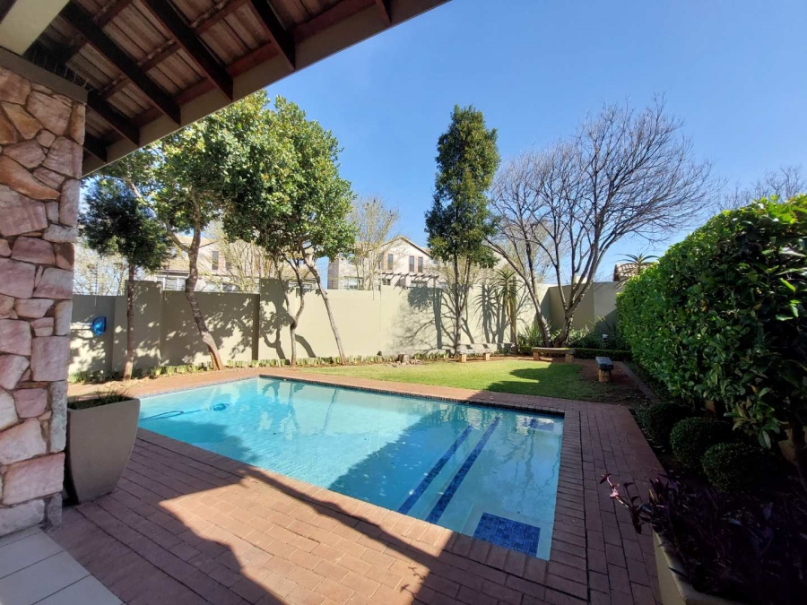 To Let 2 Bedroom Property for Rent in Bryanston Gauteng