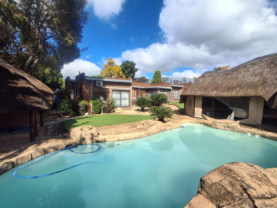 3 Bedroom Property for Sale in Glenvista Gauteng
