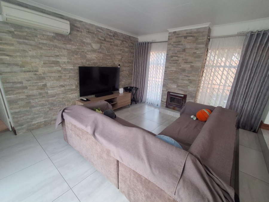 3 Bedroom Property for Sale in Glenvista Gauteng