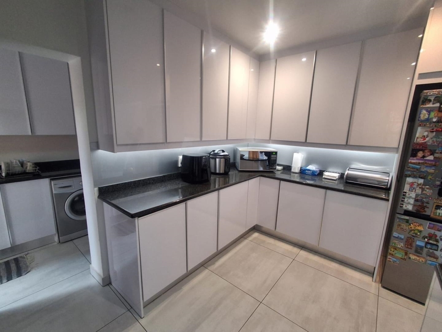 3 Bedroom Property for Sale in Glenvista Gauteng