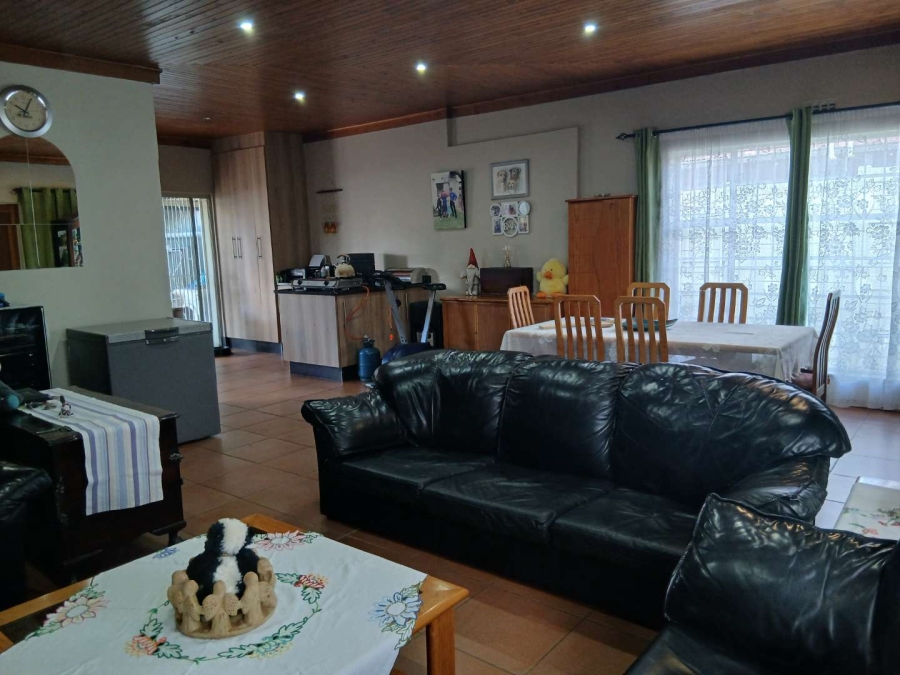 4 Bedroom Property for Sale in Homestead Gauteng