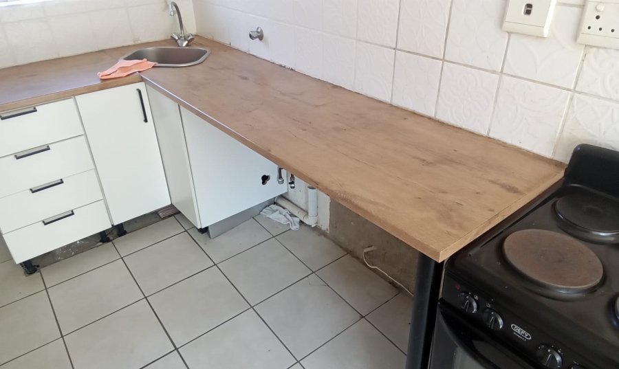2 Bedroom Property for Sale in Wilgeheuwel Gauteng