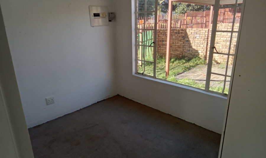 2 Bedroom Property for Sale in Wilgeheuwel Gauteng