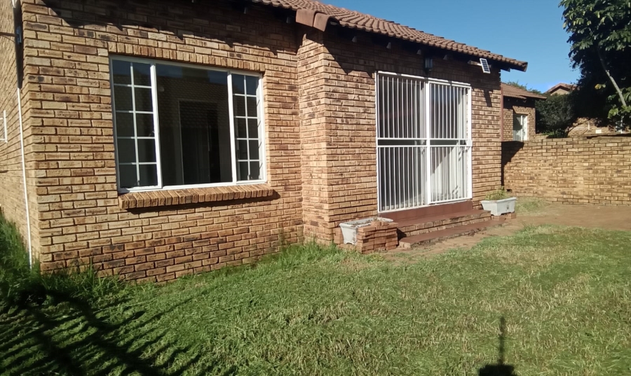 2 Bedroom Property for Sale in Wilgeheuwel Gauteng