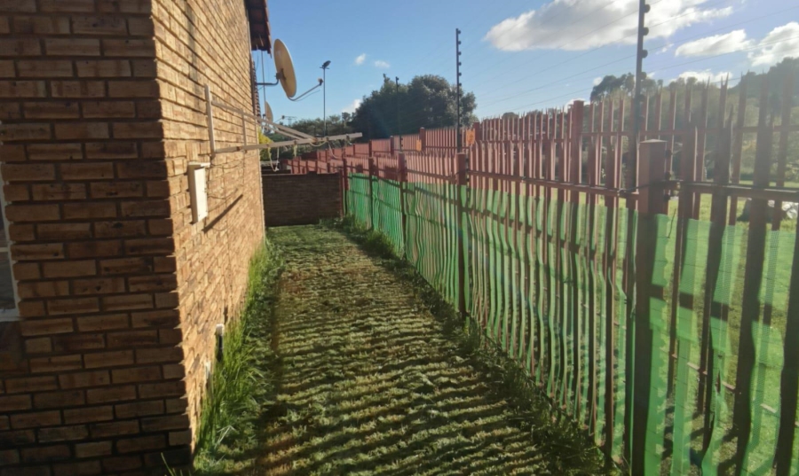 2 Bedroom Property for Sale in Wilgeheuwel Gauteng