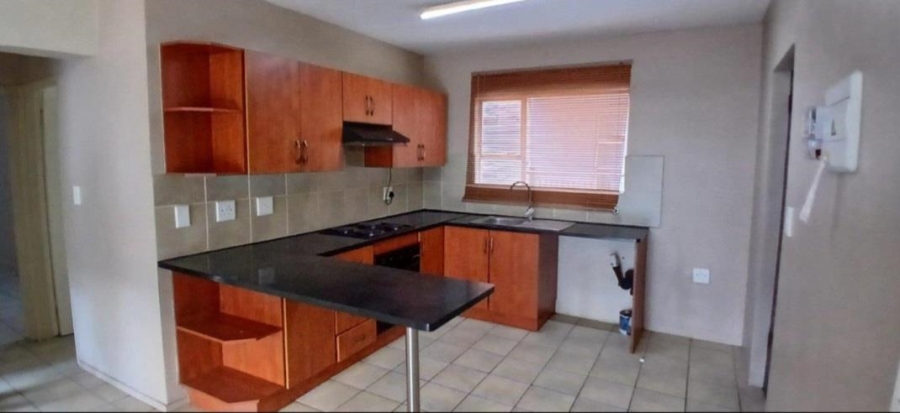 2 Bedroom Property for Sale in Bardene Gauteng