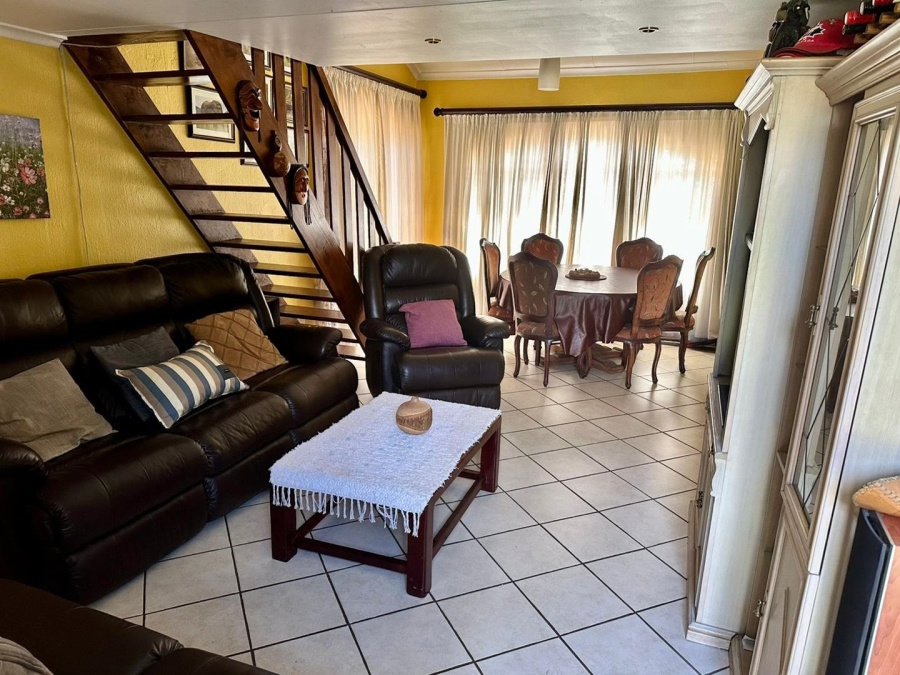 1 Bedroom Property for Sale in Buccleuch Gauteng