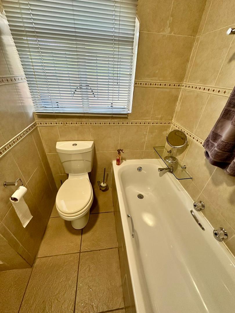 1 Bedroom Property for Sale in Buccleuch Gauteng