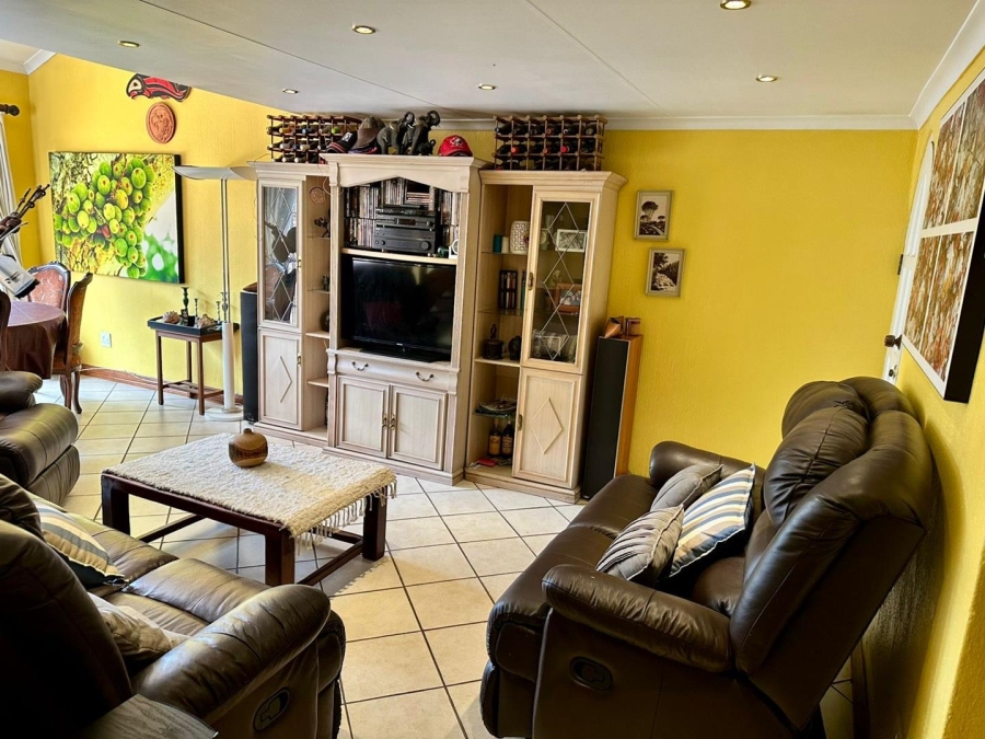 1 Bedroom Property for Sale in Buccleuch Gauteng