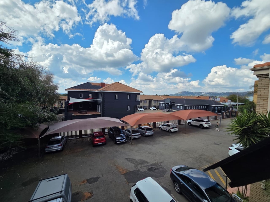 To Let Commercial Property for Rent in Weltevreden Park Gauteng
