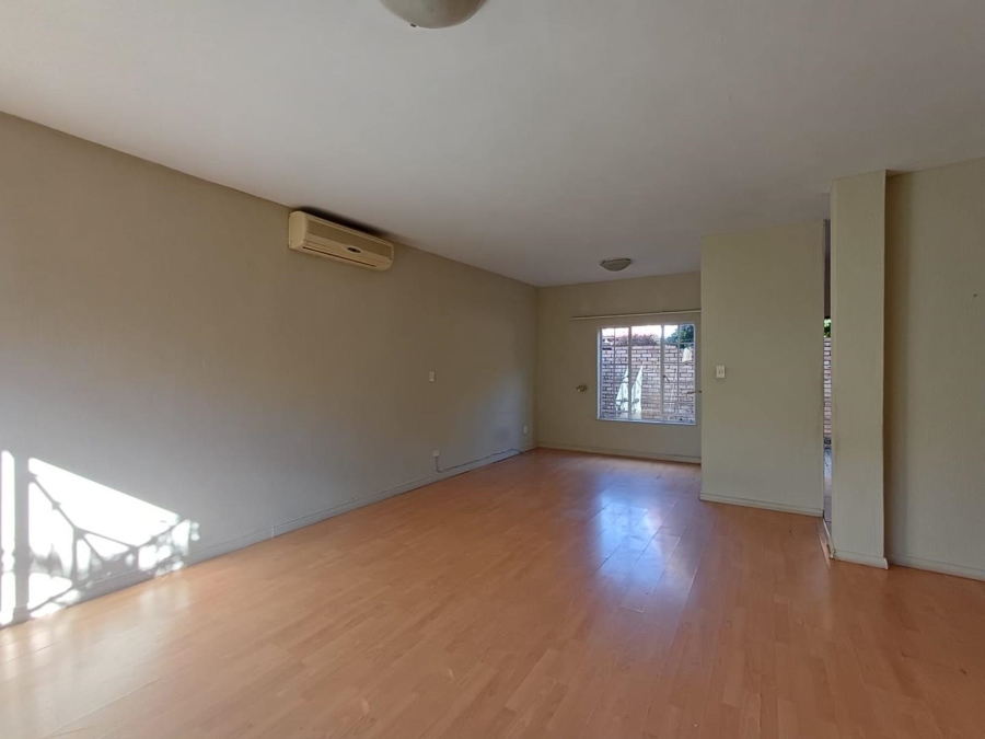 To Let 3 Bedroom Property for Rent in Bromhof Gauteng