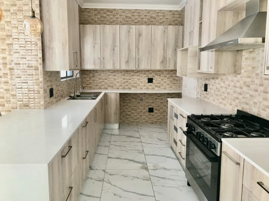 To Let 4 Bedroom Property for Rent in Fourways Gauteng