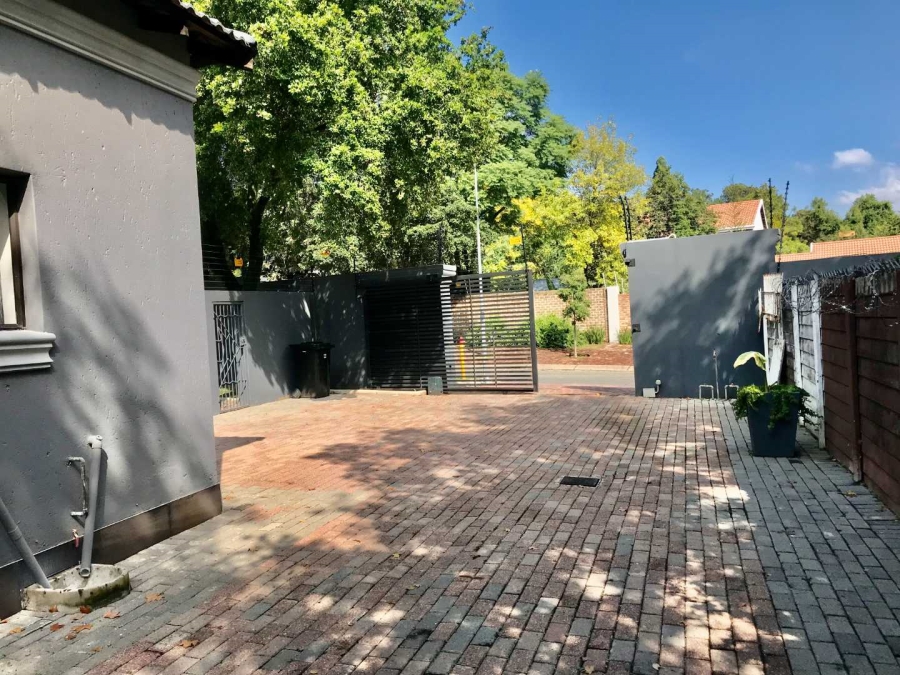 To Let 4 Bedroom Property for Rent in Fourways Gauteng