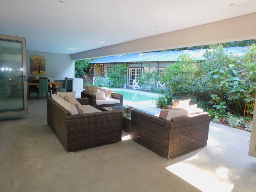 To Let 3 Bedroom Property for Rent in Benmore Gardens Gauteng