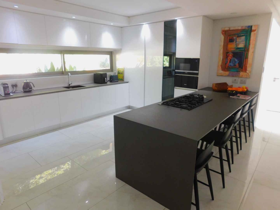 To Let 3 Bedroom Property for Rent in Benmore Gardens Gauteng
