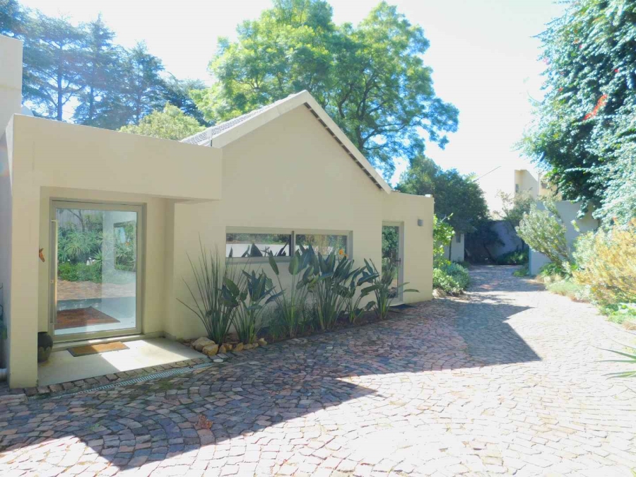 To Let 3 Bedroom Property for Rent in Benmore Gardens Gauteng