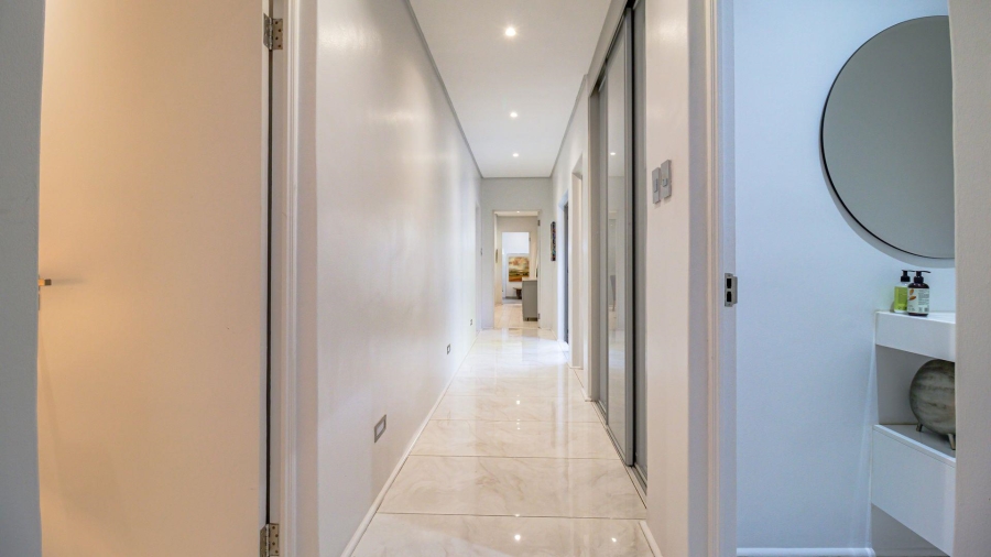 To Let 3 Bedroom Property for Rent in Benmore Gardens Gauteng