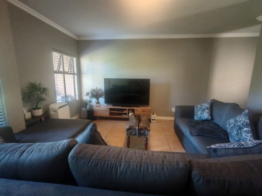 To Let 2 Bedroom Property for Rent in Zwartkop Golf Estate Gauteng