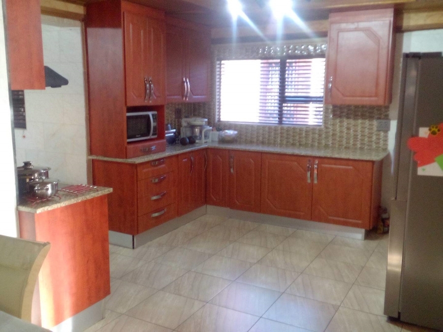 5 Bedroom Property for Sale in The Reeds Gauteng