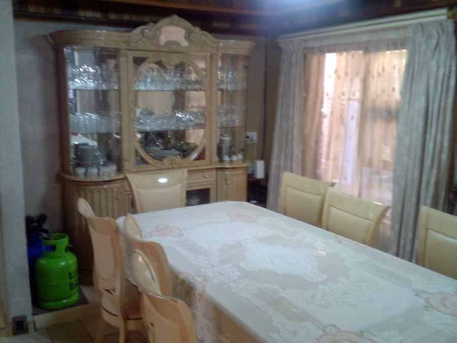 5 Bedroom Property for Sale in The Reeds Gauteng