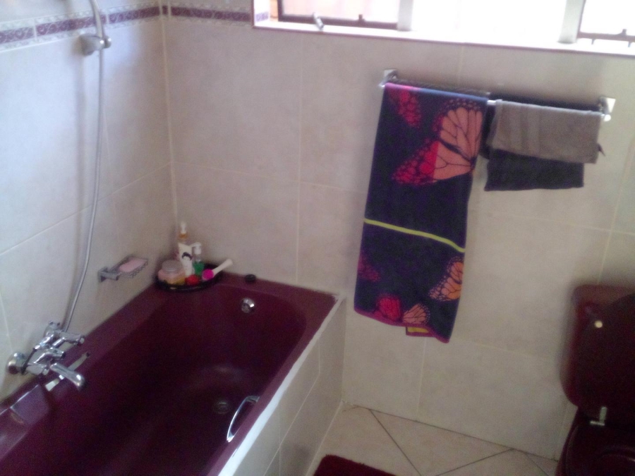 5 Bedroom Property for Sale in The Reeds Gauteng